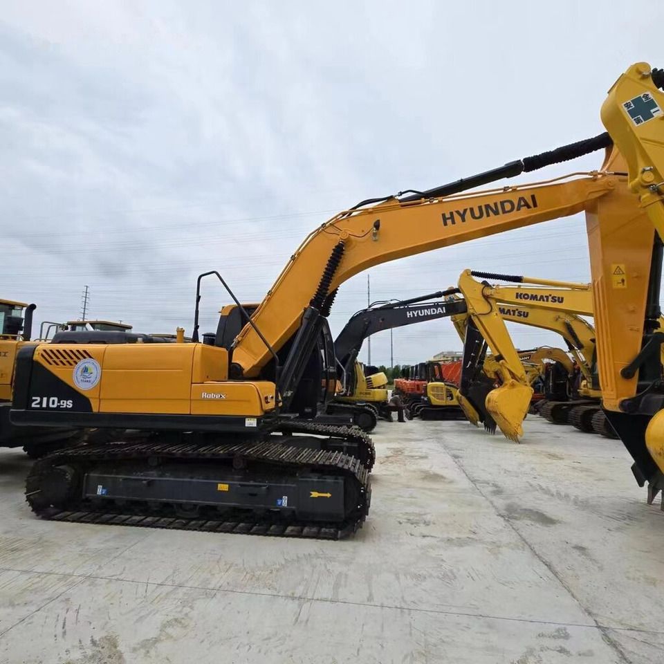 2021 Hyundai R210-9S crawler excavator, side profile view 2021 Hyundai R210-9S crawler excavator, side profile view