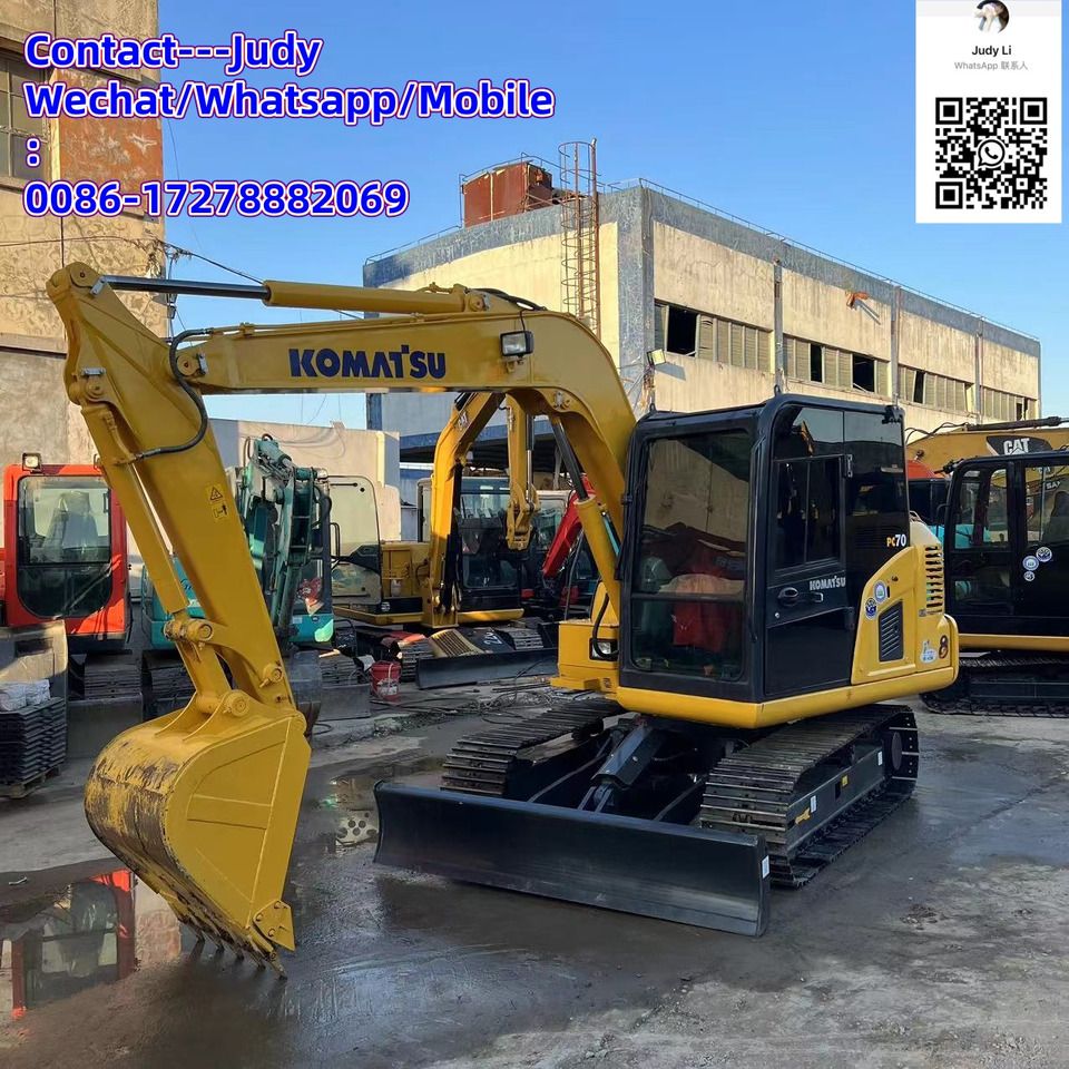 2021 Komatsu PC70 mini excavator side view 2021 Komatsu PC70 mini excavator side view