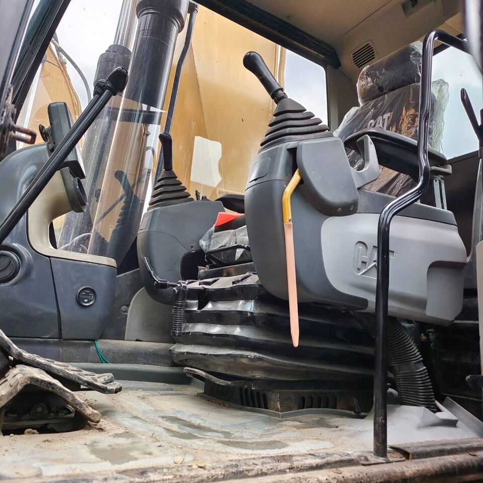 2024 Caterpillar 325D crawler excavator interior view
