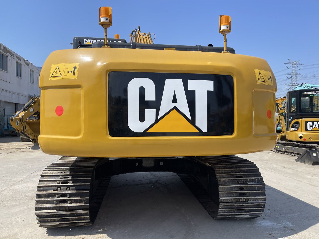 2023 Caterpillar 320D Raupenbagger Heckansicht 2023 Caterpillar 320D Raupenbagger Heckansicht