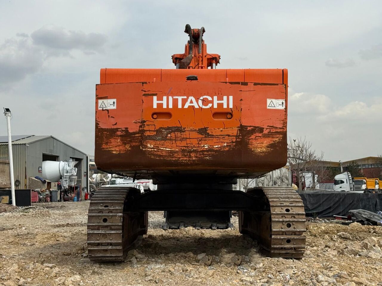 2014 Hitachi ZX870LCH-3 crawler excavator, rear view