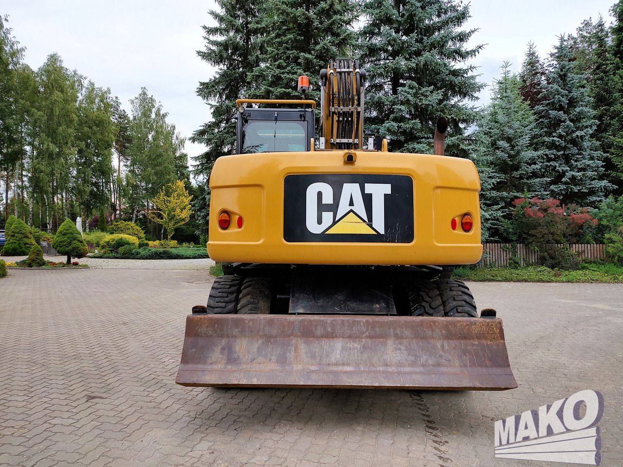 2016 Caterpillar M313D wheel excavator rear view 2016 Caterpillar M313D wheel excavator rear view