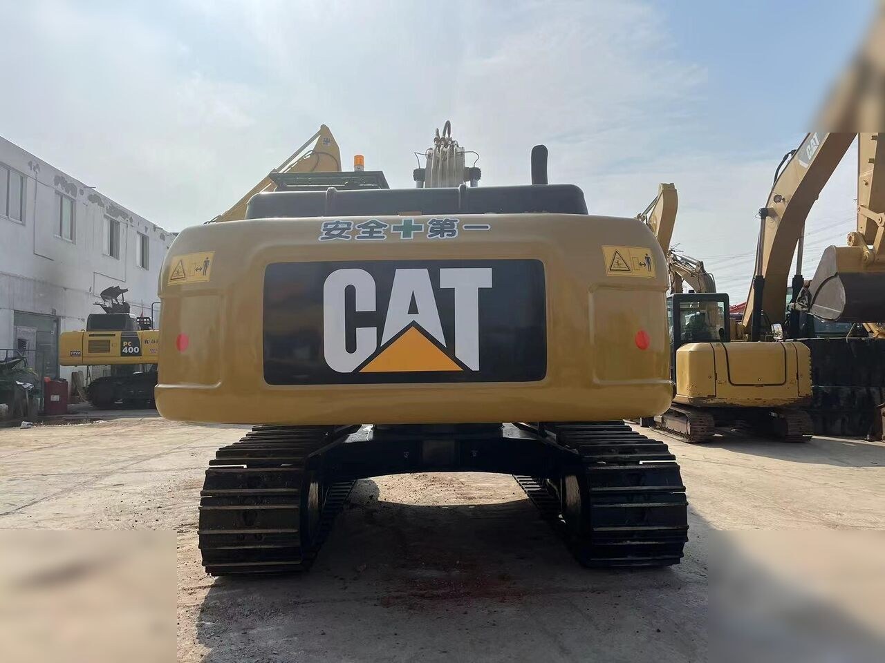 2024 Caterpillar 325DL crawler excavator rear view