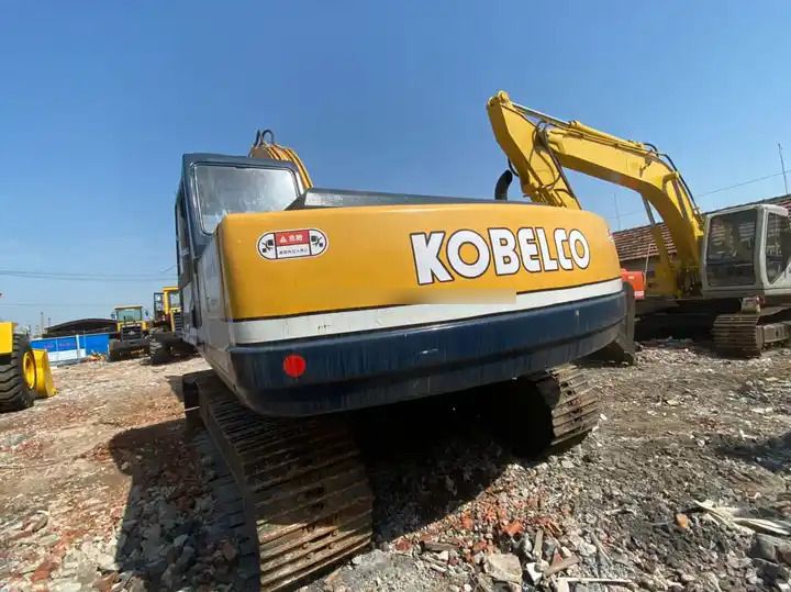 2019 Kobelco SK200-3 crawler excavator rear view 2019 Kobelco SK200-3 crawler excavator rear view