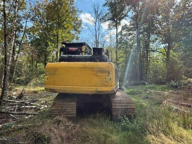 2011 Komatsu PC190NLC-8 crawler excavator, rear view 2011 Komatsu PC190NLC-8 crawler excavator, rear view