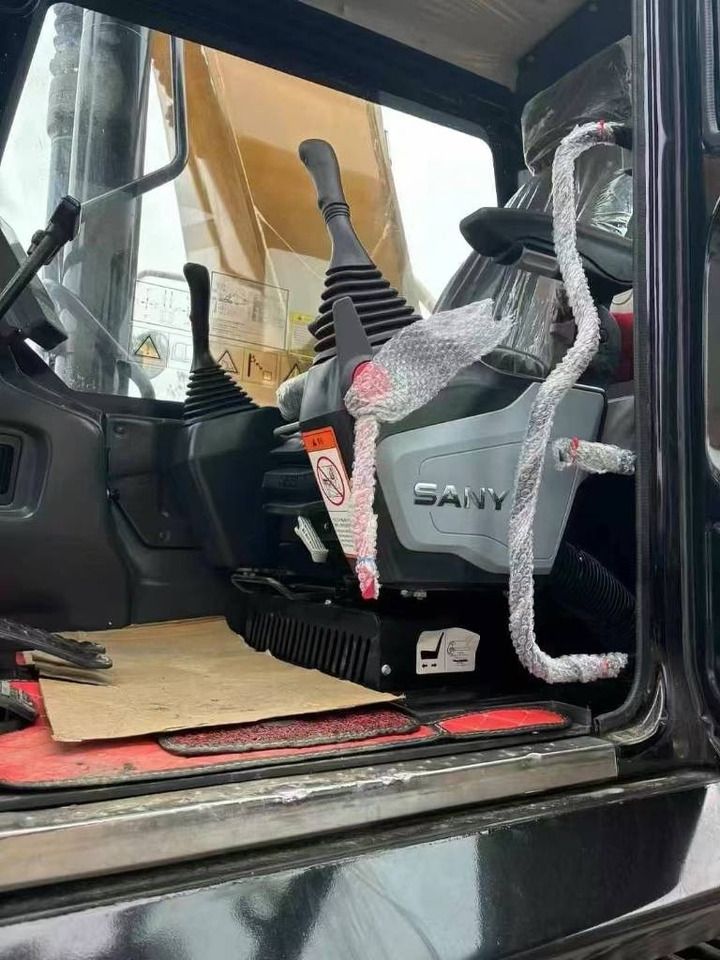 2024 Sany SY365H crawler excavator interior cab view 2024 Sany SY365H crawler excavator interior cab view
