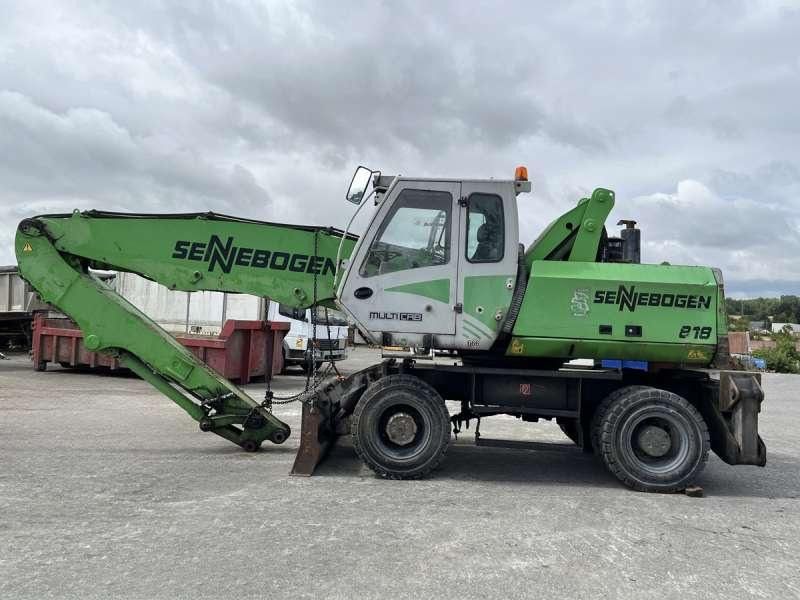 2010 Sennebogen 818 material handler, side view 2010 Sennebogen 818 material handler, side view