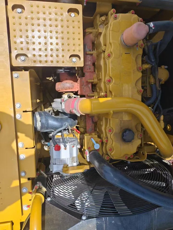 2021 Caterpillar 329D engine compartment view 2021 Caterpillar 329D engine compartment view