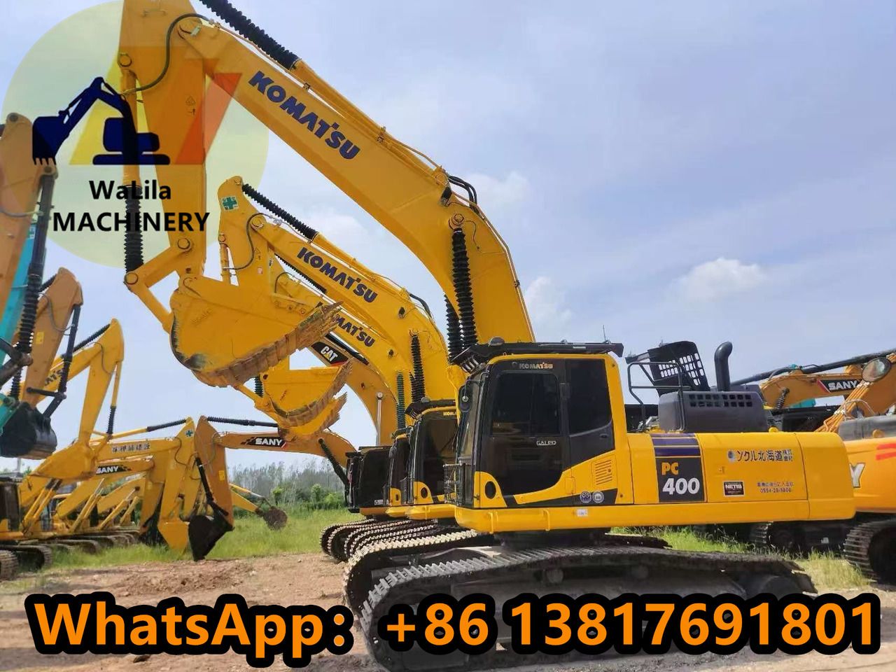 2022 Komatsu PC400-8 crawler excavator, side view 2022 Komatsu PC400-8 crawler excavator, side view