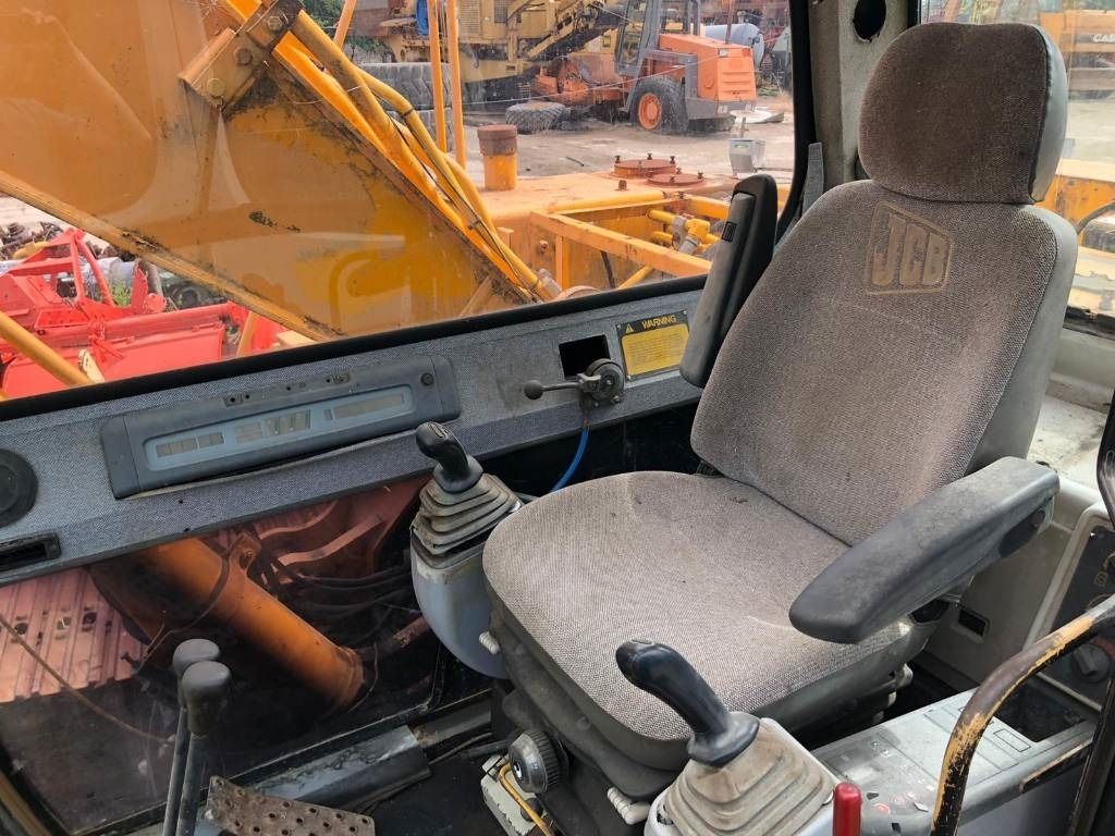 1998 JCB JS103 crawler excavator interior view