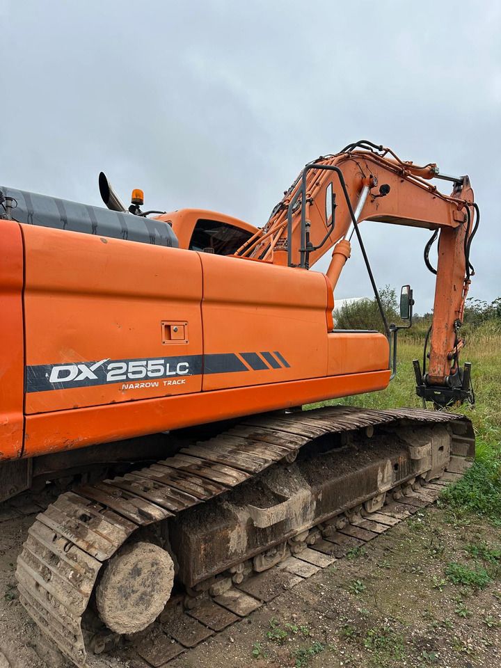 2009 Doosan DX255LC crawler excavator side view
