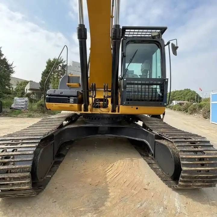 2023 Caterpillar 330D crawler excavator, front view 2023 Caterpillar 330D crawler excavator, front view
