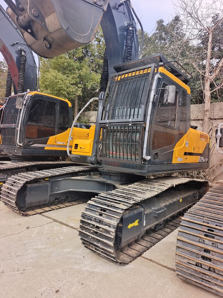 2024 Hyundai R225LC-9T crawler excavator, front three-quarter view 2024 Hyundai R225LC-9T crawler excavator, front three-quarter view