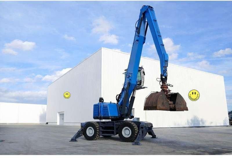2016 Fuchs MHL350 material handler, side view 2016 Fuchs MHL350 material handler, side view
