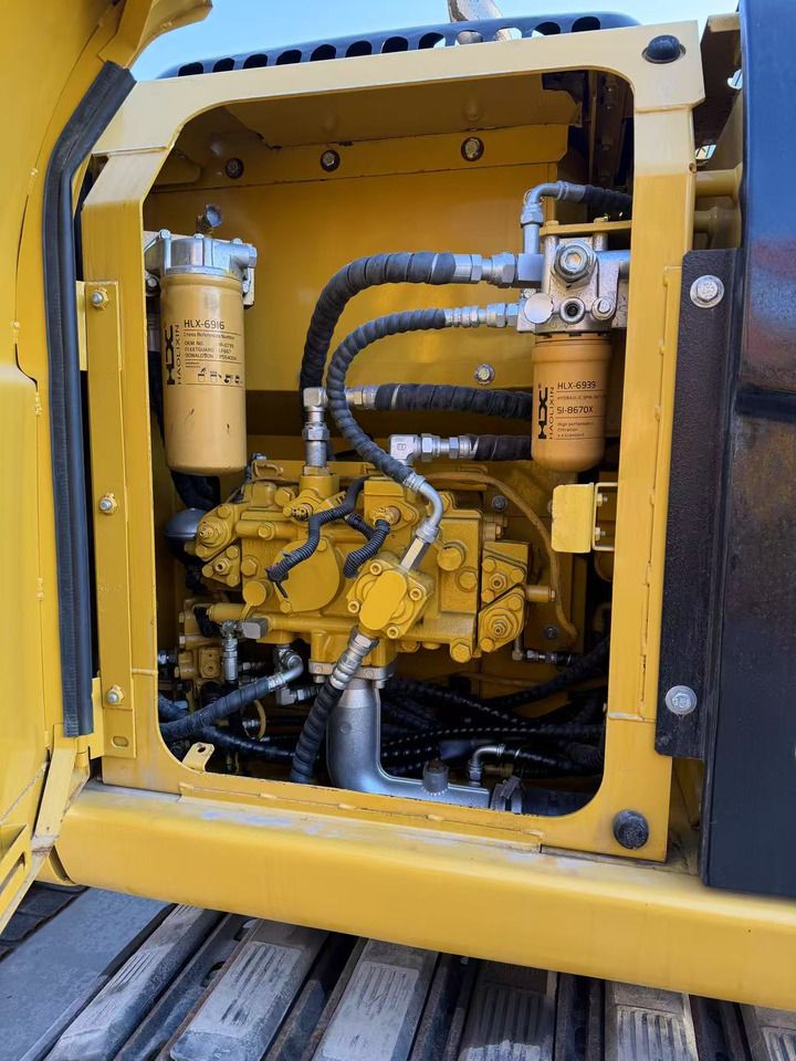 2019 Caterpillar 312D2 crawler excavator engine compartment view 2019 Caterpillar 312D2 crawler excavator engine compartment view