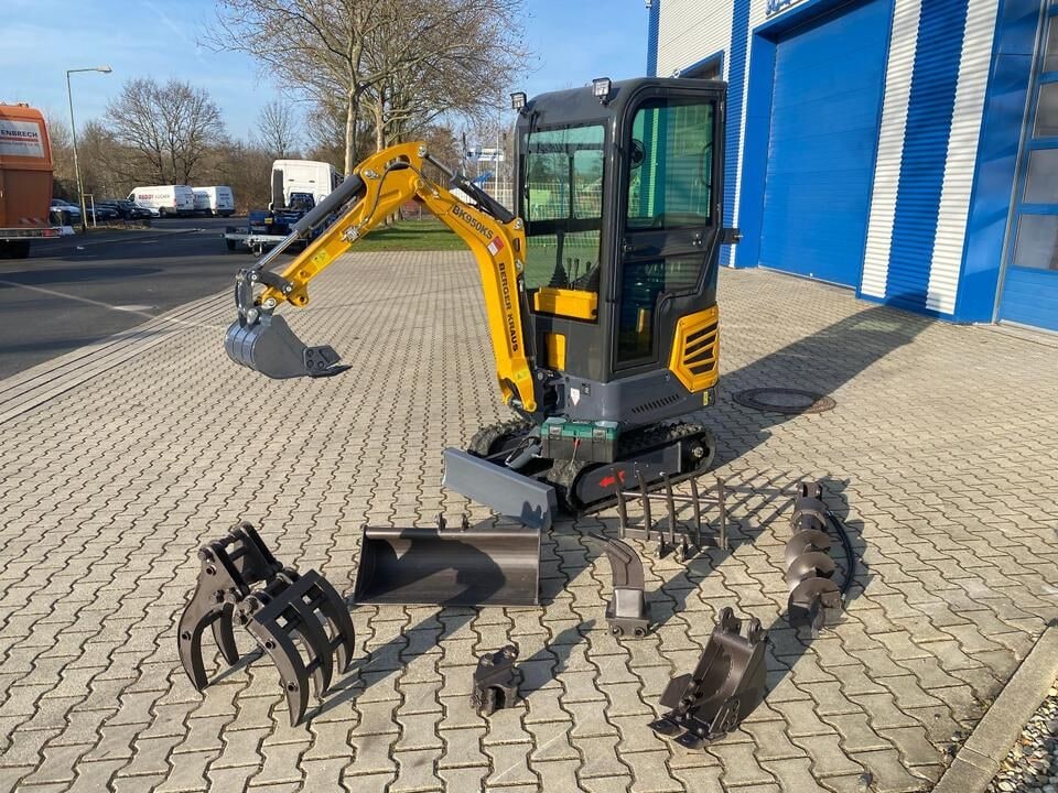 Berger Kraus BK950KS mini excavator with attachments