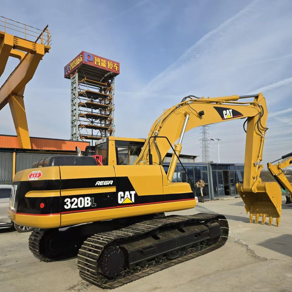 2020 Caterpillar 320BL crawler excavator, rear three-quarter view 2020 Caterpillar 320BL crawler excavator, rear three-quarter view