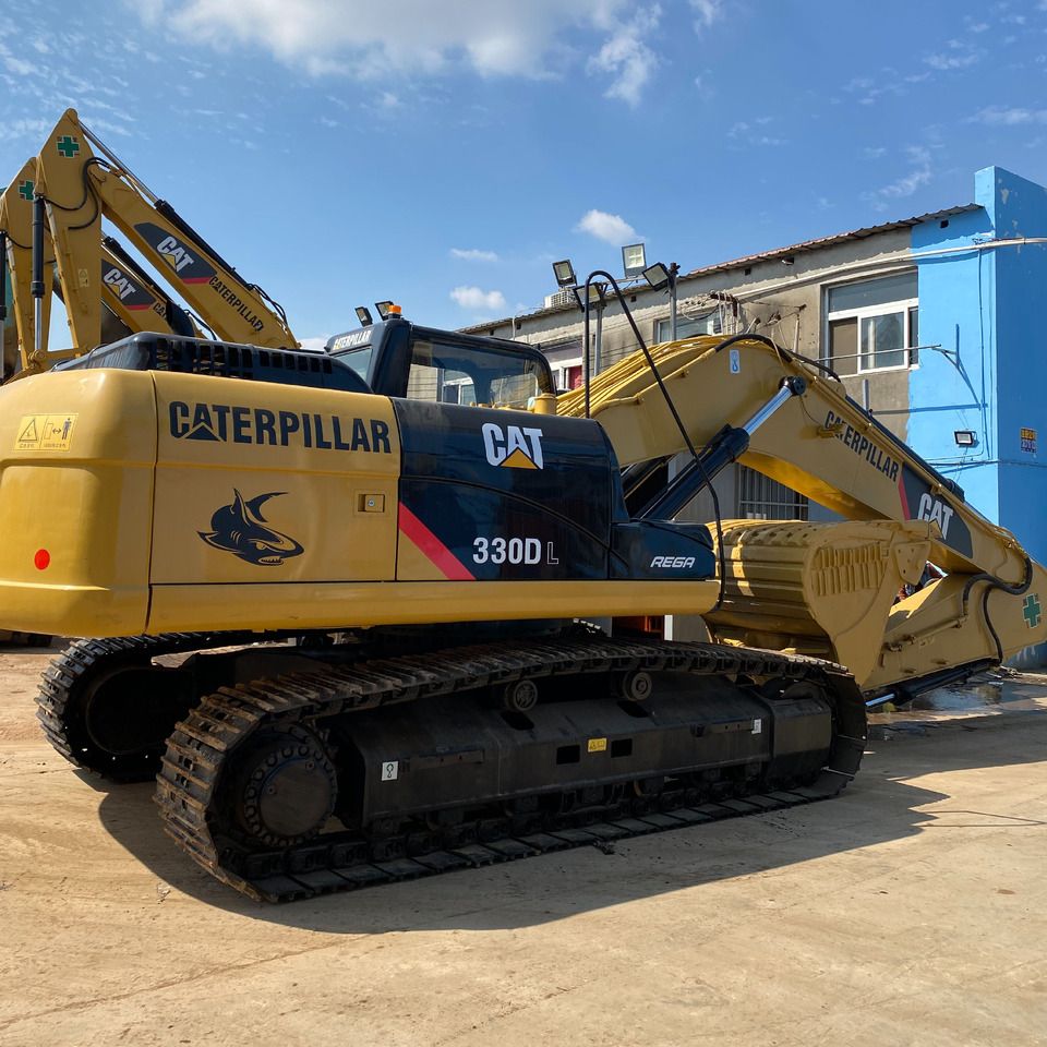 2016 Caterpillar 330DL crawler excavator, side view