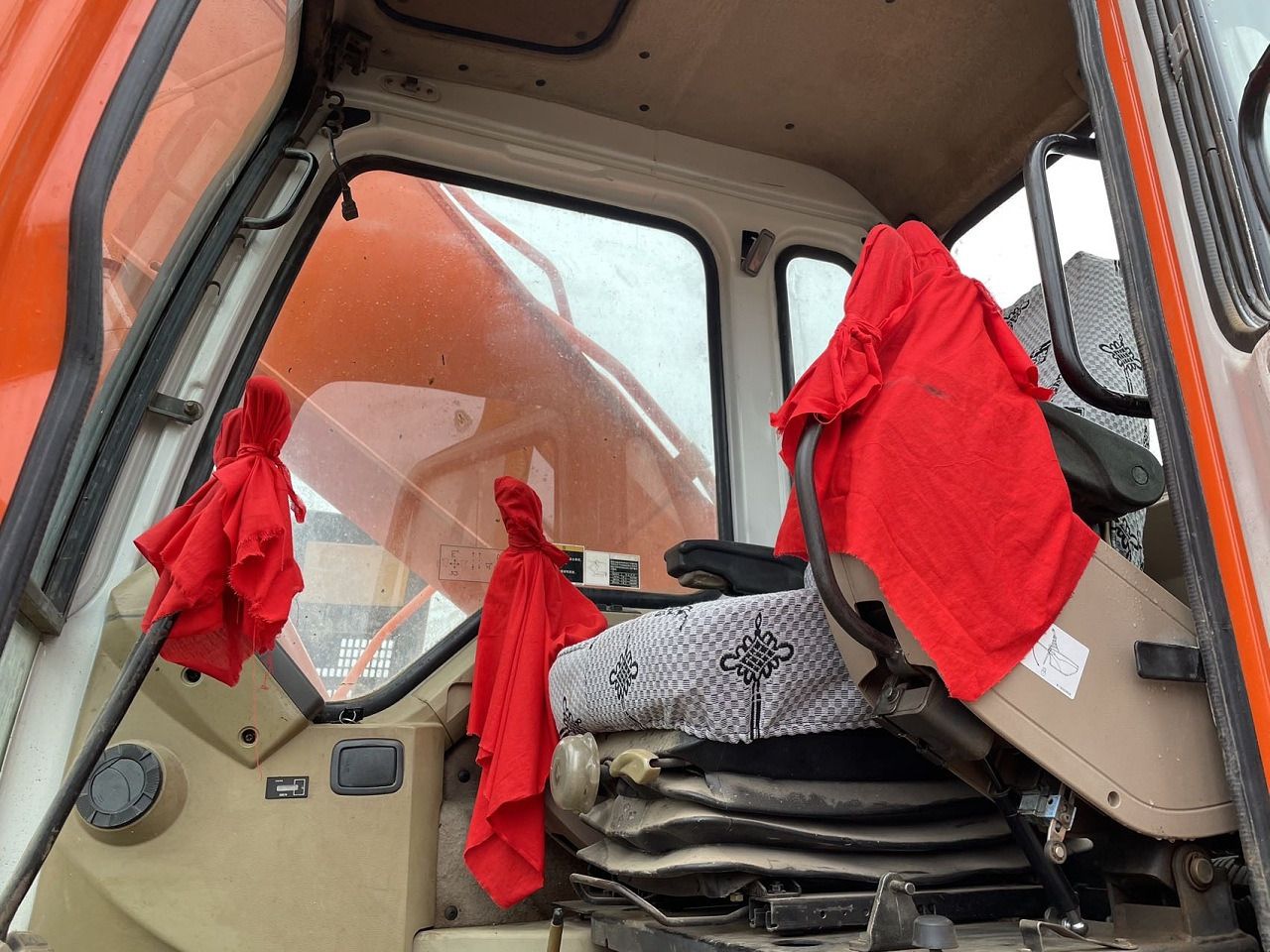 2019 Doosan DH220 crawler excavator interior cab view