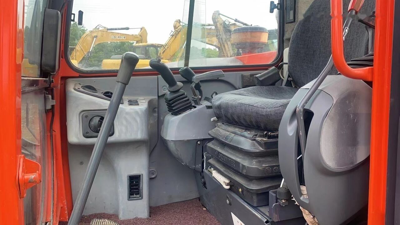 Kubota KX185 mini excavator interior view Kubota KX185 mini excavator interior view