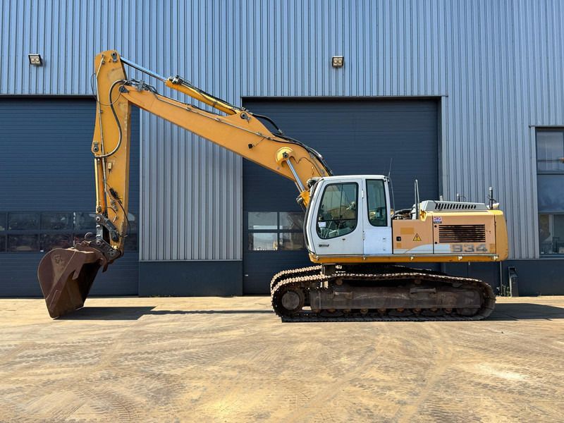 2006 Liebherr R934C crawler excavator side view