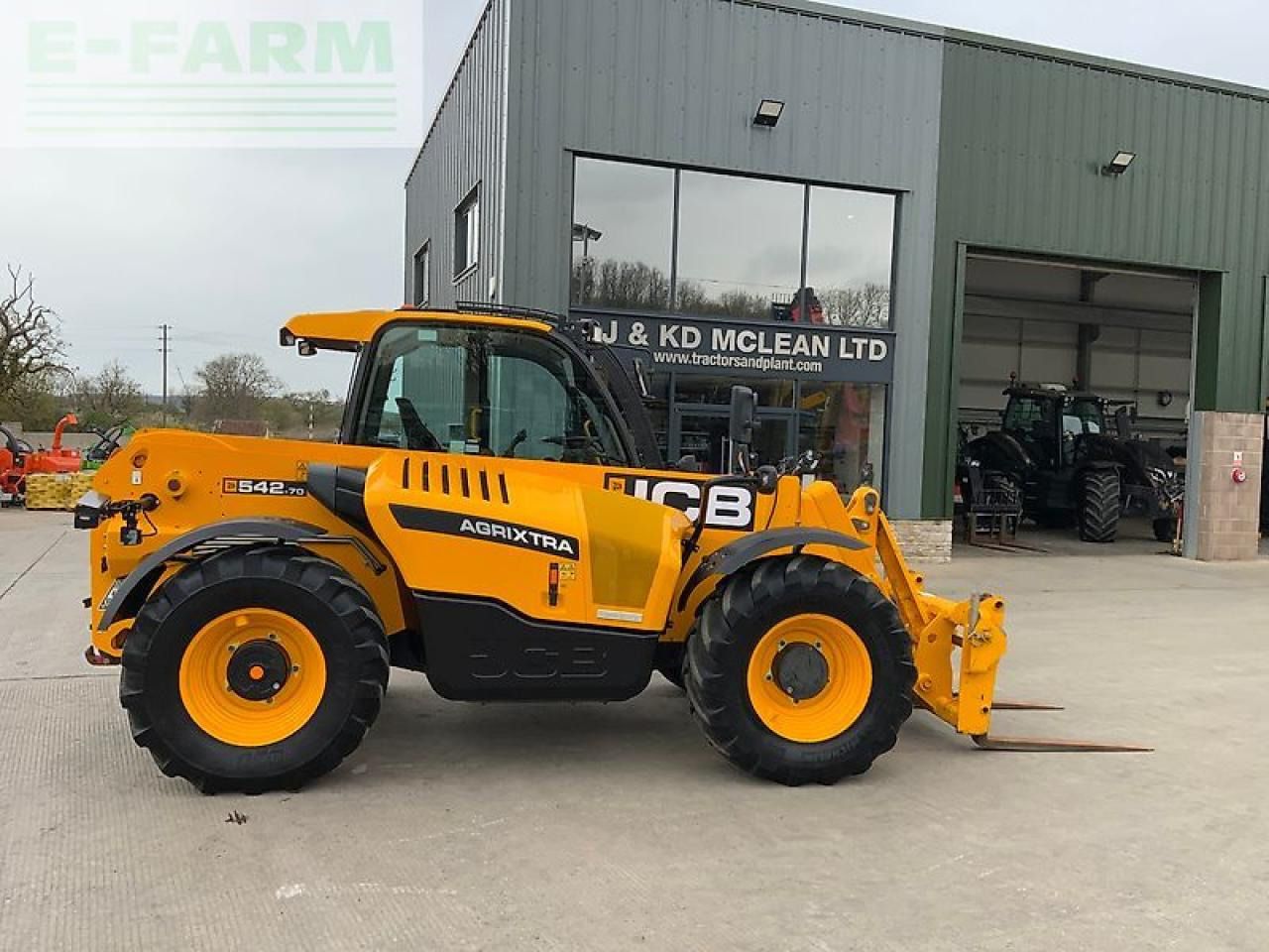 2022 JCB 542-70 Agri Xtra telehandler, side view 2022 JCB 542-70 Agri Xtra telehandler, side view