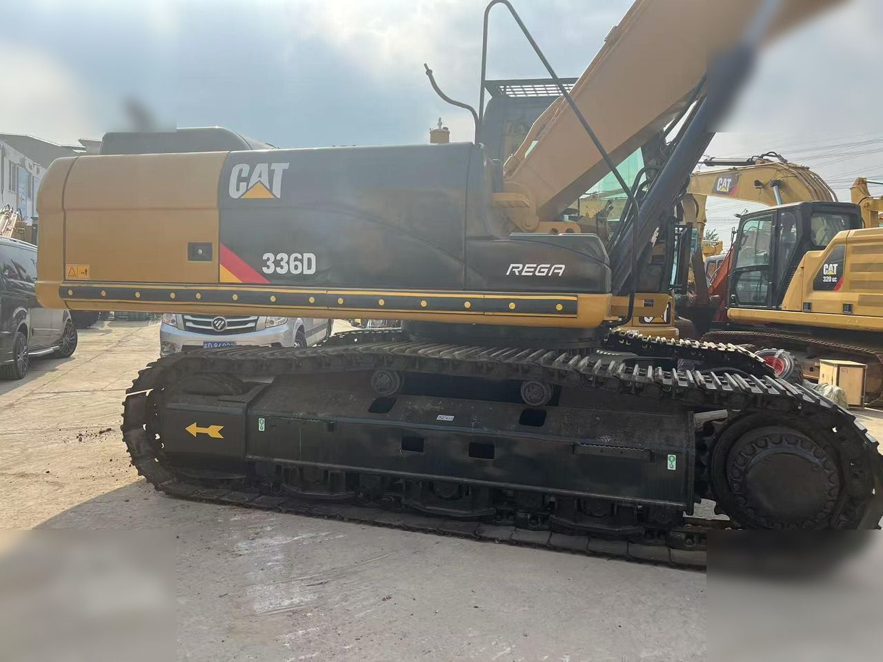 2022 Caterpillar 336D crawler excavator side view 2022 Caterpillar 336D crawler excavator side view