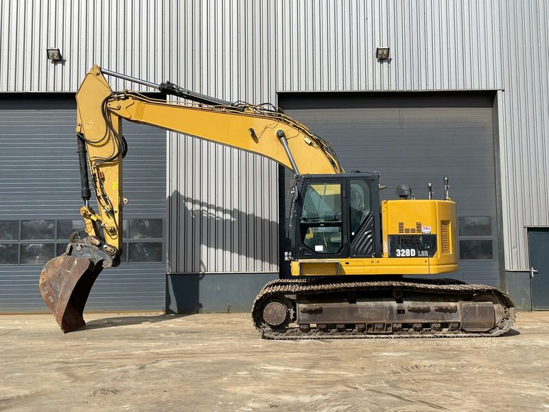 2012 Caterpillar 328D LCR crawler excavator, side view 2012 Caterpillar 328D LCR crawler excavator, side view