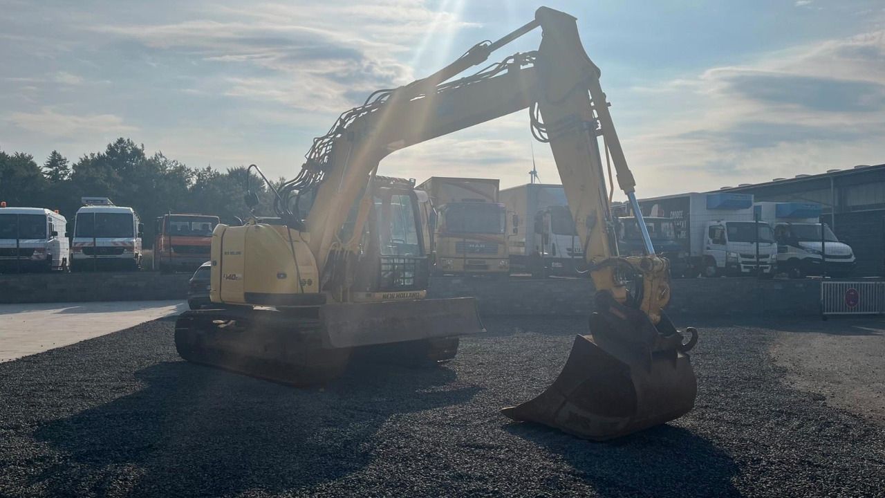 2016 New Holland E140CSR crawler excavator, side view