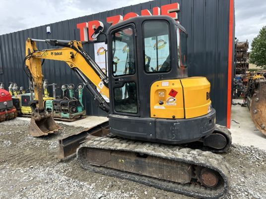 2015 Bobcat E50 mini excavator, side view 2015 Bobcat E50 mini excavator, side view