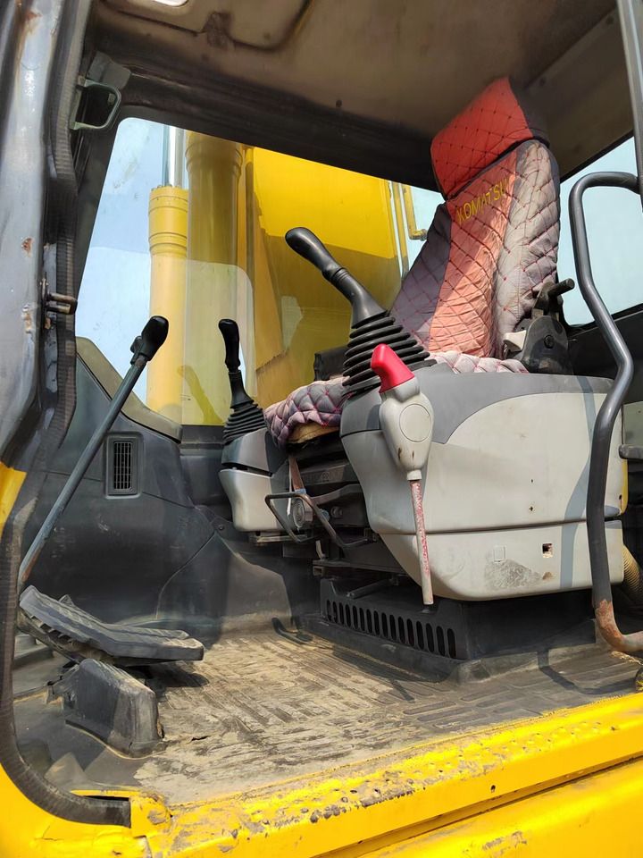 2018 Komatsu PC220-7 crawler excavator cab interior view 2018 Komatsu PC220-7 crawler excavator cab interior view