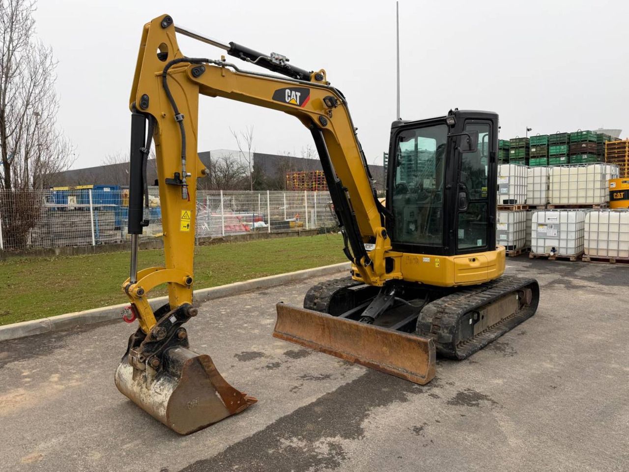 2016 Caterpillar 305E2 crawler excavator, side view