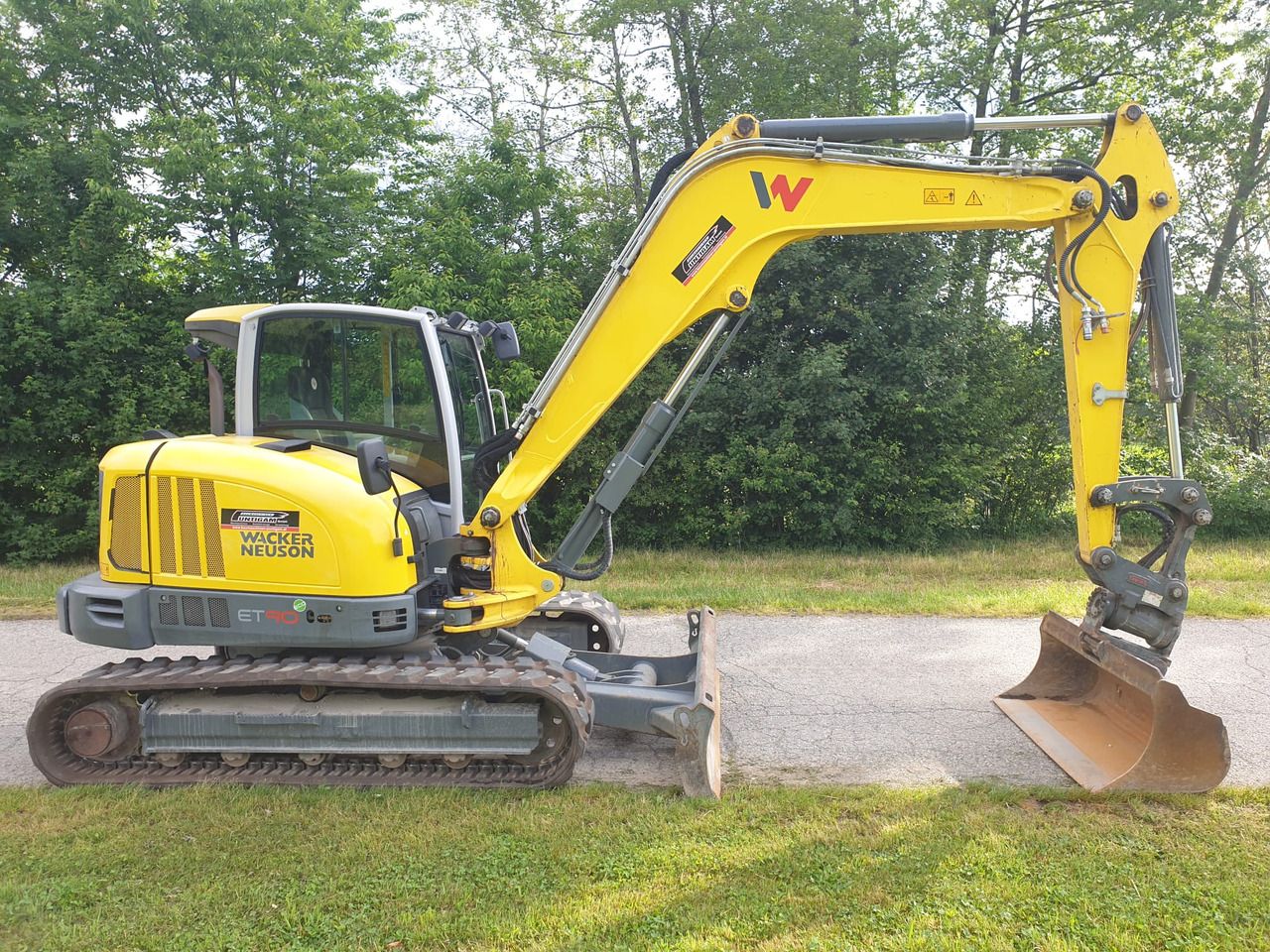 2021 Wacker Neuson ET90 mini excavator, side view 2021 Wacker Neuson ET90 mini excavator, side view