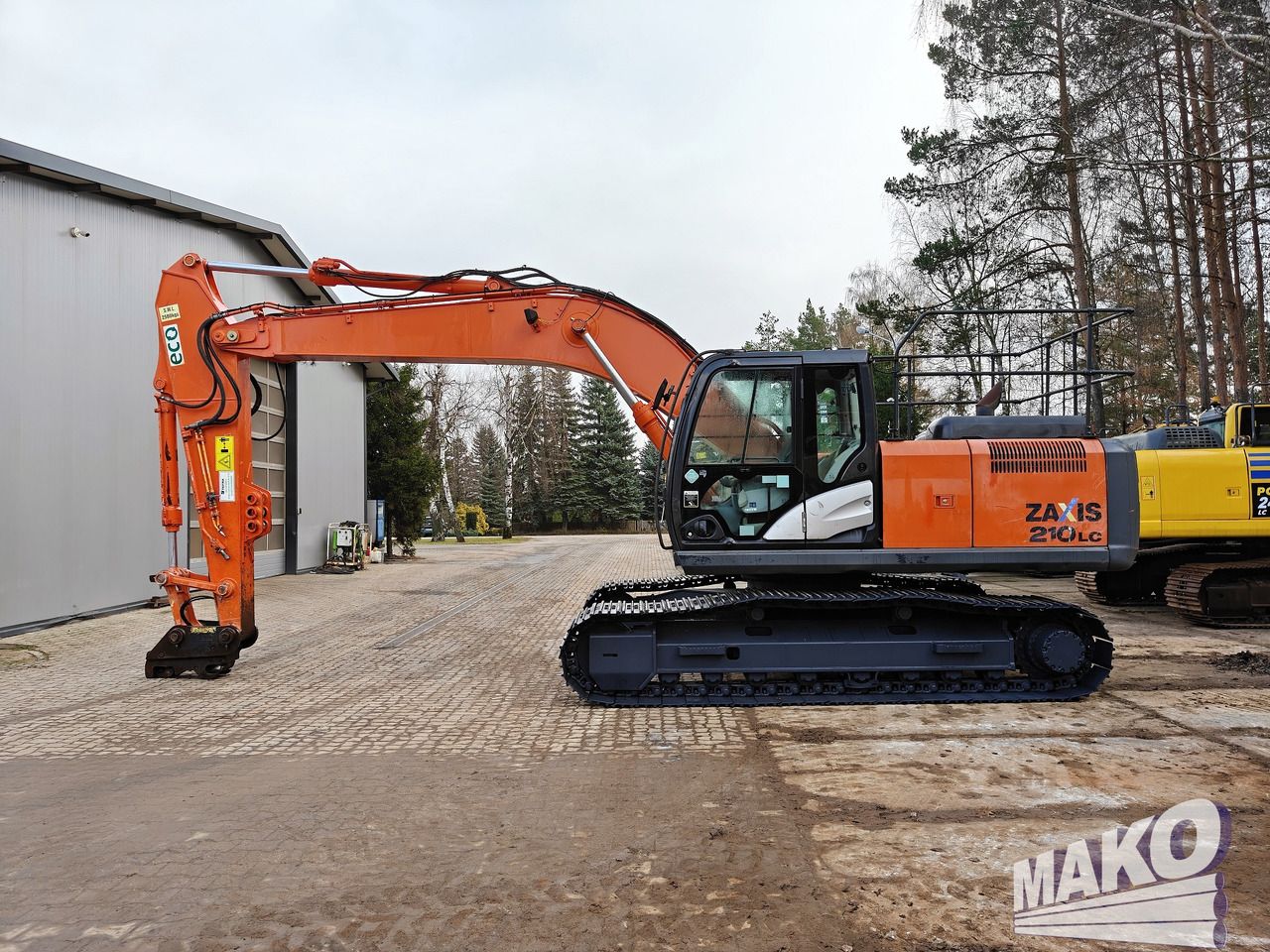 2015 Hitachi Zaxis 210LC crawler excavator, side profile view