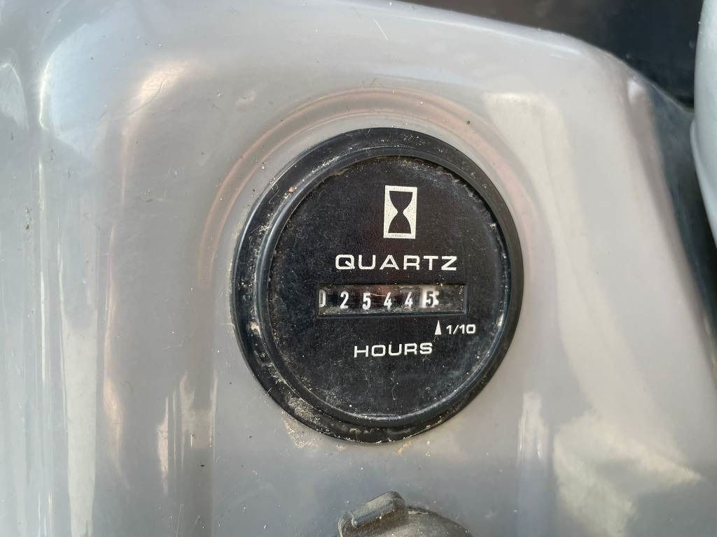 2014 New Holland E 29 B SR mini excavator hour meter