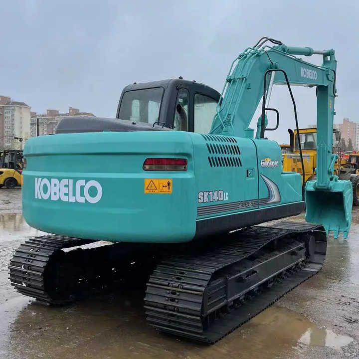 2011 Kobelco SK140LC crawler excavator rear view 2011 Kobelco SK140LC crawler excavator rear view