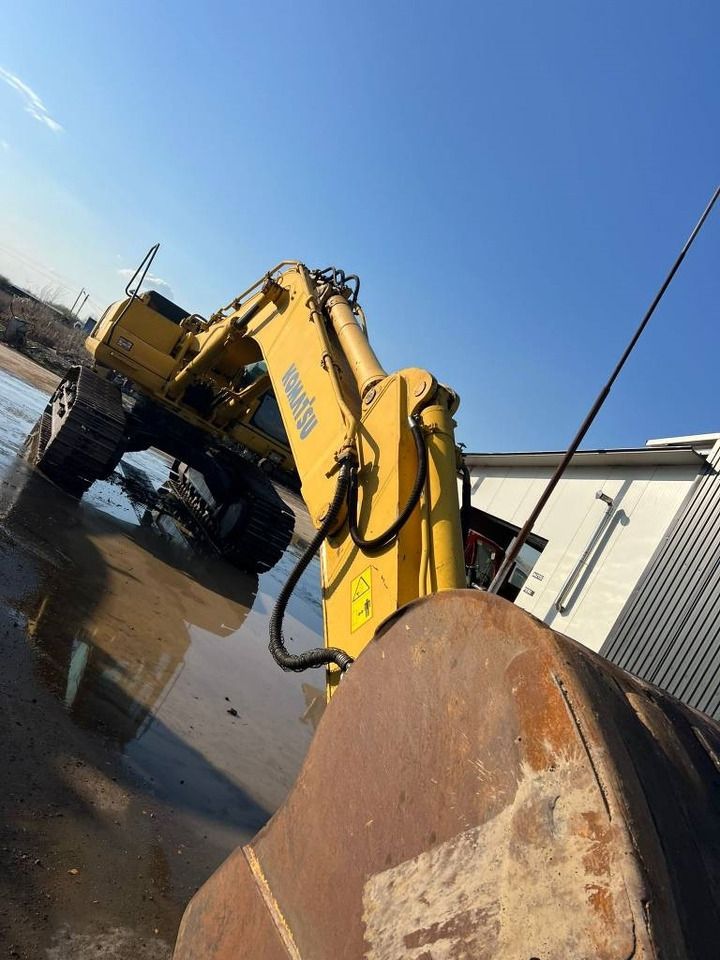 2005 Komatsu PC450LC-7 crawler excavator, low-angle front view