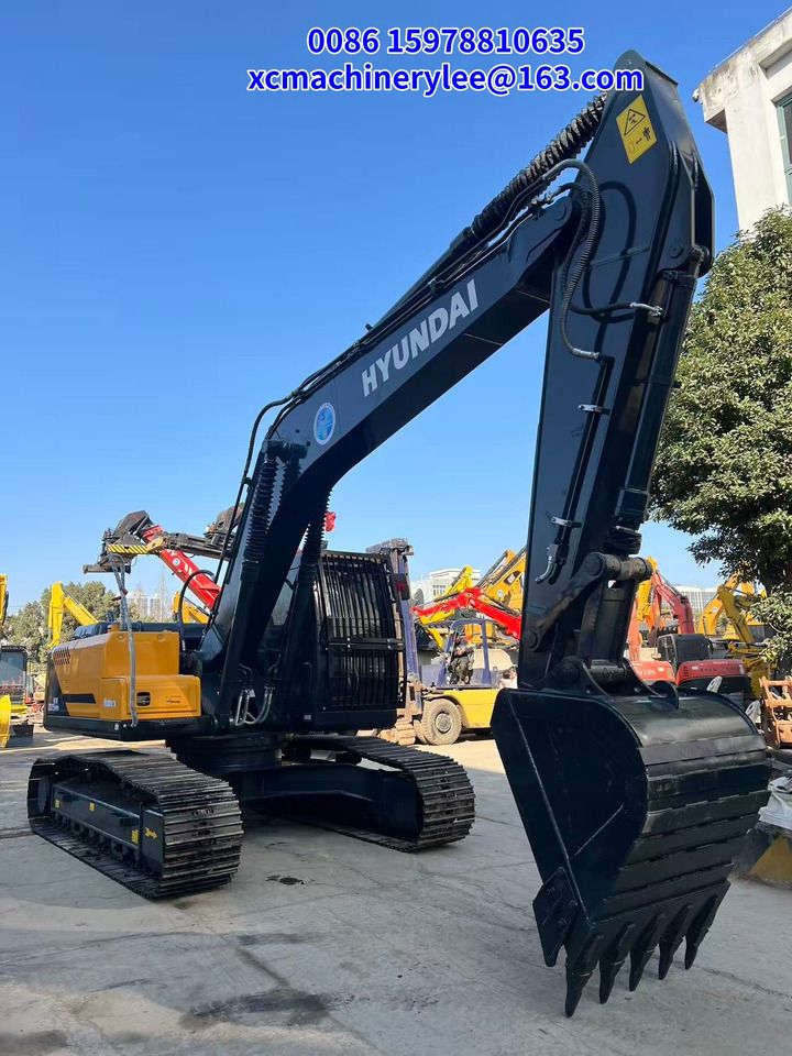 2024 Hyundai HX225HD crawler excavator, side profile view 2024 Hyundai HX225HD crawler excavator, side profile view