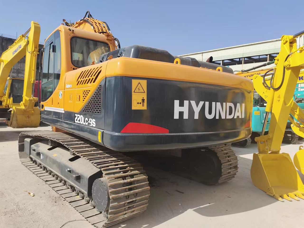2020 Hyundai 220LC-9S crawler excavator rear three-quarter view