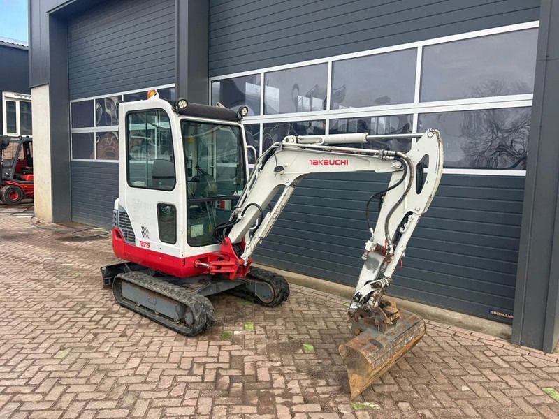 2011 Takeuchi TB219 mini excavator, side view 2011 Takeuchi TB219 mini excavator, side view