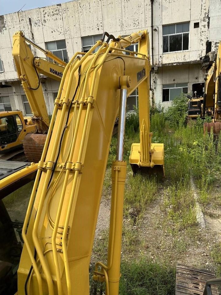 2022 Komatsu PC240LC-8 crawler excavator boom and arm view 2022 Komatsu PC240LC-8 crawler excavator boom and arm view