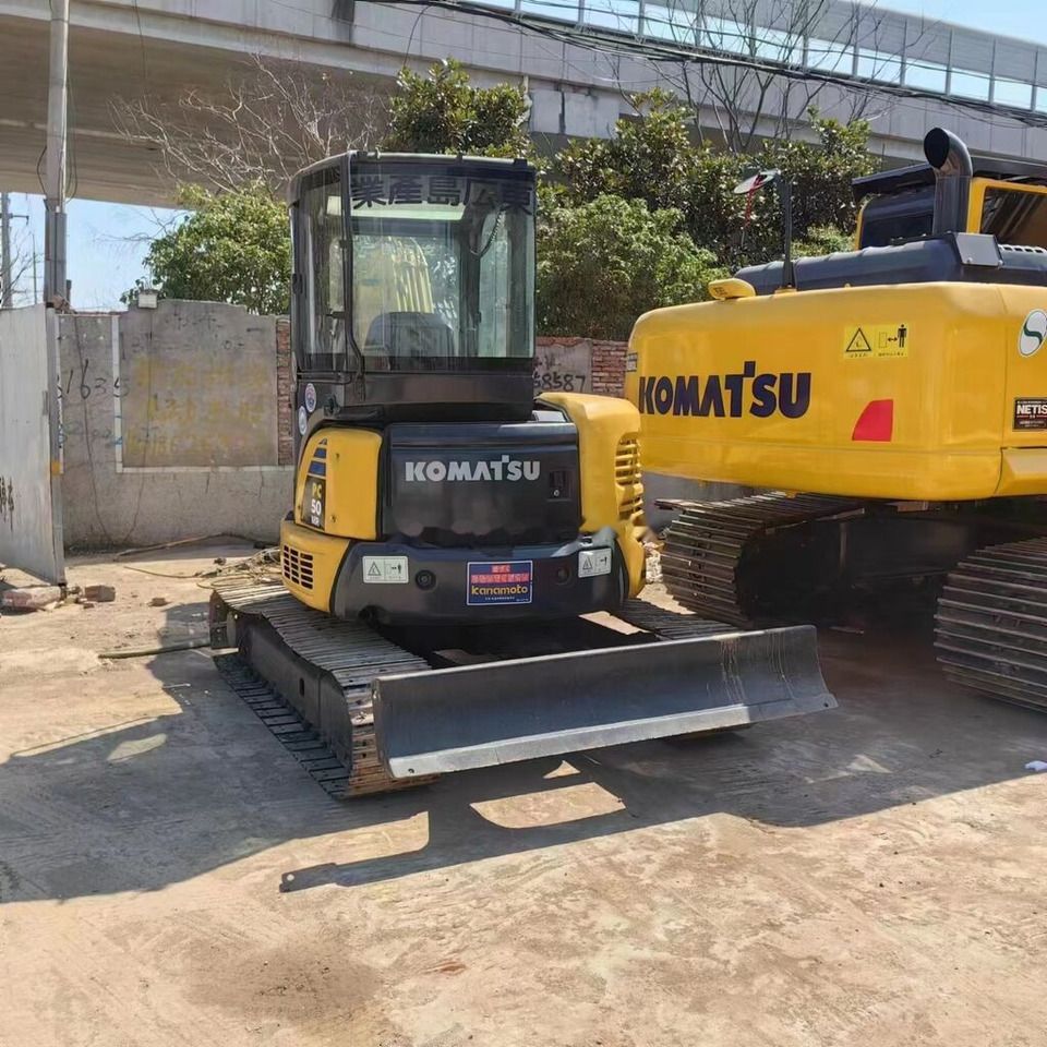 2016 Komatsu PC50MR-2 mini excavator front view 2016 Komatsu PC50MR-2 mini excavator front view