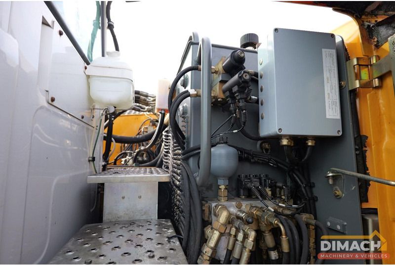 2005 Liebherr A316 engine compartment view 2005 Liebherr A316 engine compartment view