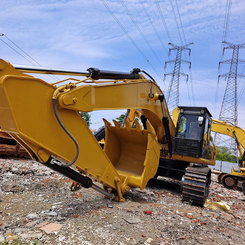 2024 Caterpillar 330D2L crawler excavator, front-side view 2024 Caterpillar 330D2L crawler excavator, front-side view