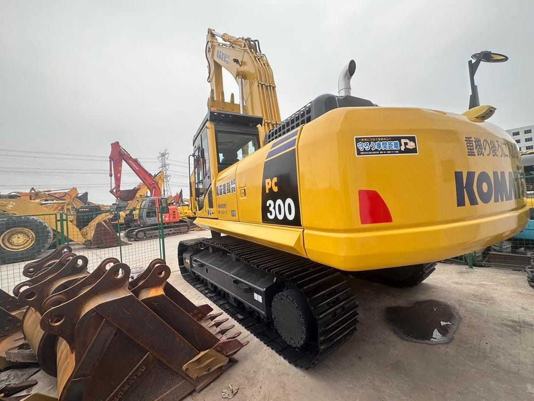 2020 Komatsu PC300-8 crawler excavator, rear three-quarter view 2020 Komatsu PC300-8 crawler excavator, rear three-quarter view