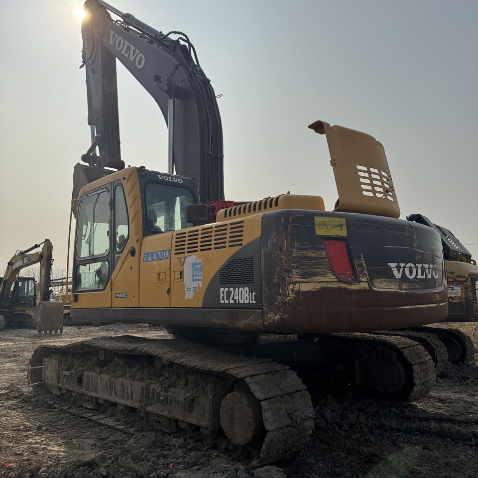 2014 Volvo EC240BLC crawler excavator, rear three-quarter view 2014 Volvo EC240BLC crawler excavator, rear three-quarter view