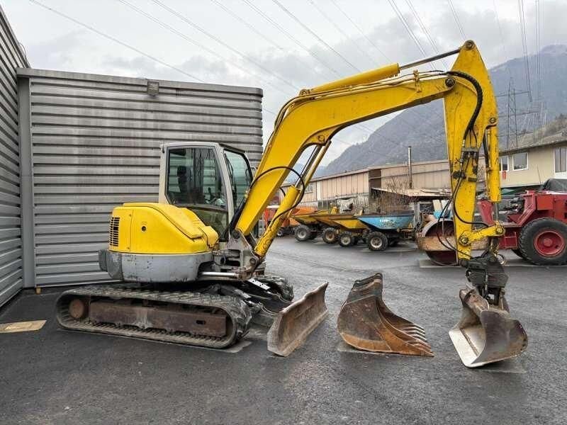 2009 IHI 80VX crawler excavator, side view 2009 IHI 80VX crawler excavator, side view