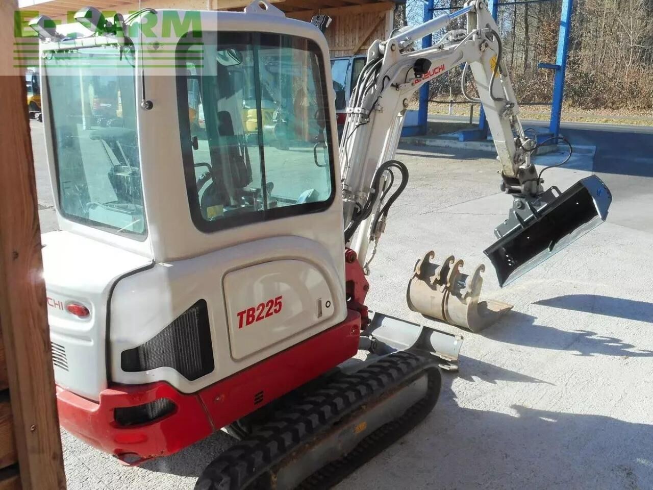 2018 Takeuchi TB225 mini excavator, rear three-quarter view 2018 Takeuchi TB225 mini excavator, rear three-quarter view