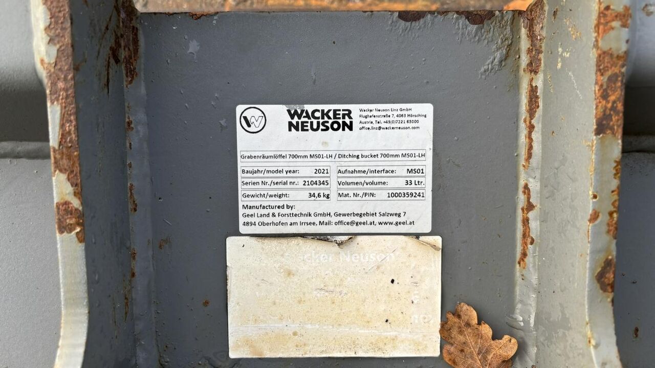 2021 Wacker Neuson 803 mini excavator ditching bucket identification plate 2021 Wacker Neuson 803 mini excavator ditching bucket identification plate