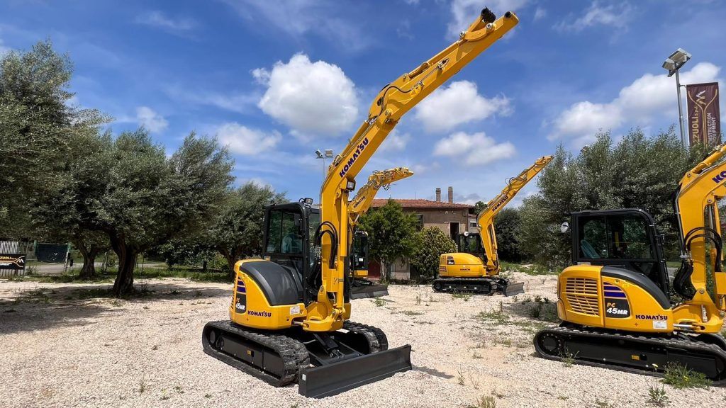 2023 Komatsu PC45 MR-5 mini excavator, side view 2023 Komatsu PC45 MR-5 mini excavator, side view